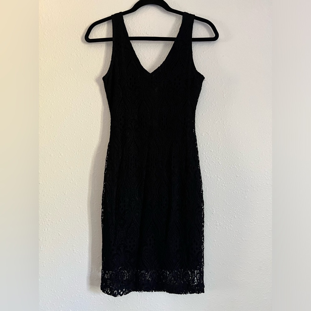 Size Small Papermoon Black Crochet Sleeveless Mini Dress Deep V - Picture 7 of 9